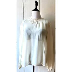 Vintage 80s blouse size 11/12 by Boltz cream color lace detail button back